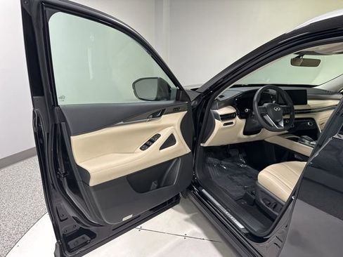 Used 2023 INFINITI QX60 Luxe w/ Cargo Package FWD image 12