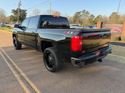 Used 2018 Chevrolet Silverado 1500 LT w/ Texas Edition AWD/4WD image 2