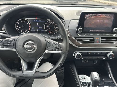 Used 2023 Nissan Altima 2.5 SV image 21