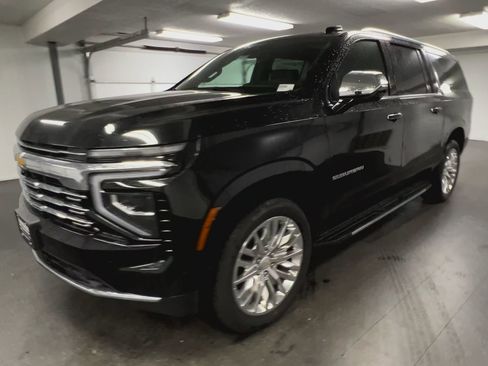 New 2025 Chevrolet Suburban Premier image 40