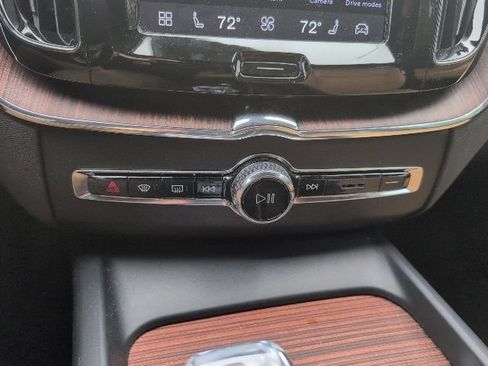 Used 2023 Volvo XC60 T8 Ultimate AWD/4WD image 22