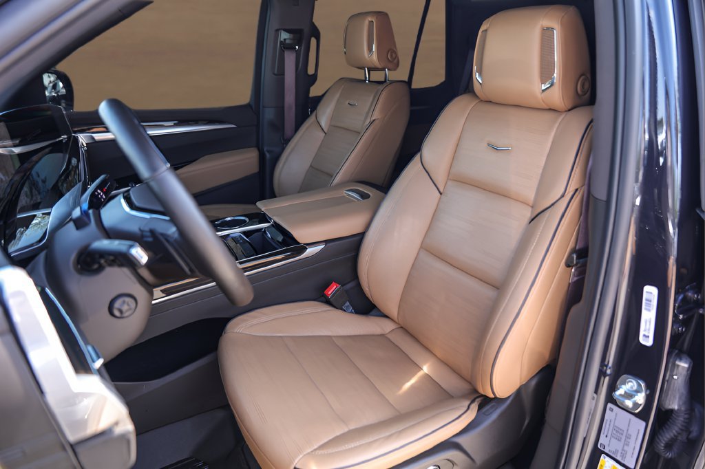 Certified 2025 Cadillac Escalade Premium Luxury w/ Touring Package AWD/4WD image 7
