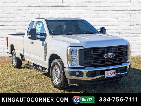 New 2026 Ford F250 XL w/ XL Chrome Package image 3