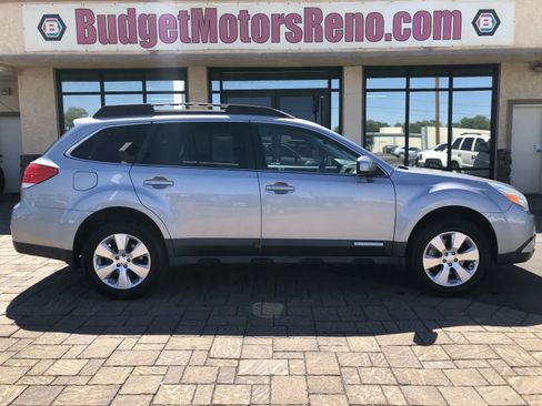 Used 2010 Subaru Outback 3.6R Limited w/ Popular Equipment Group 3B AWD/4WD image 1