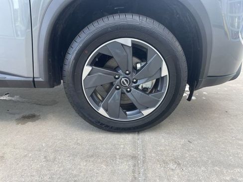 Used 2025 Nissan Rogue SV AWD/4WD image 41