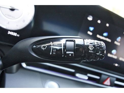 Used 2025 Hyundai Elantra SEL FWD image 18
