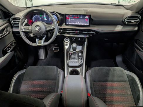 Used 2024 Dodge Hornet R/T image 11