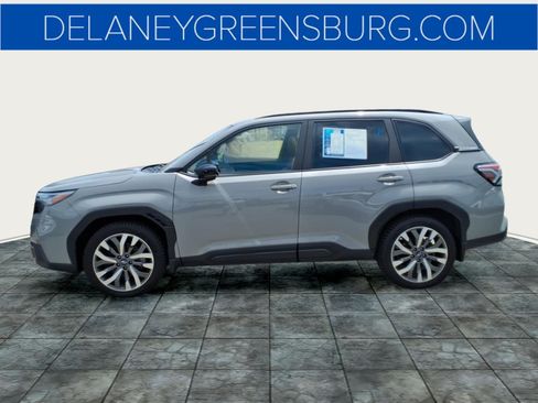 Used 2025 Subaru Forester Touring AWD/4WD image 6