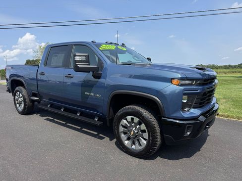 Used 2024 Chevrolet Silverado 2500 Custom w/ Custom Value Package AWD/4WD image 6