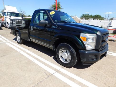 Used 2016 Ford F250 XL RWD image 1