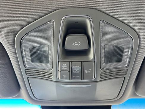 Used 2017 Hyundai Santa Fe Limited image 39