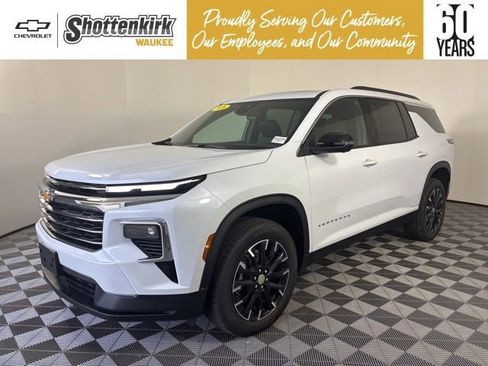 New 2026 Chevrolet Traverse LT w/ Sun and Wheel Package AWD/4WD image 1