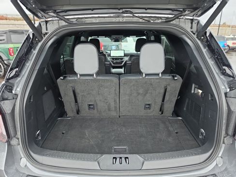 Used 2025 Ford Explorer ST-Line image 17