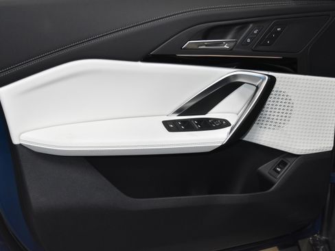 New 2026 BMW X1 xDrive28i w/ Technology Package image 3