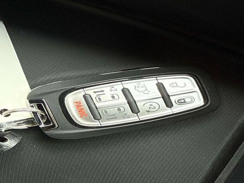 New 2026 Chrysler Pacifica Select w/ S Appearance Package FWD image 8