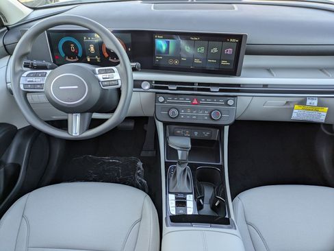 New 2026 Hyundai Tucson SE image 14