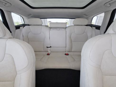 Certified 2023 Volvo XC60 B5 Ultimate w/ Protection Package Premier FWD image 30