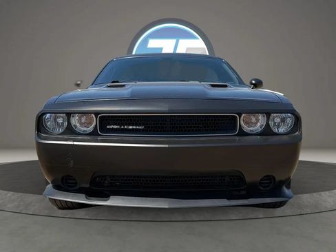 Used 2011 Dodge Challenger RWD image 12