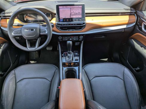 Certified 2025 Jeep Compass Limited w/ Elite Group AWD/4WD image 18