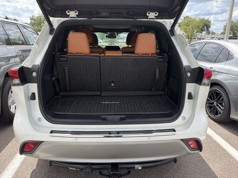 Used 2021 Toyota Highlander Platinum AWD/4WD image 5