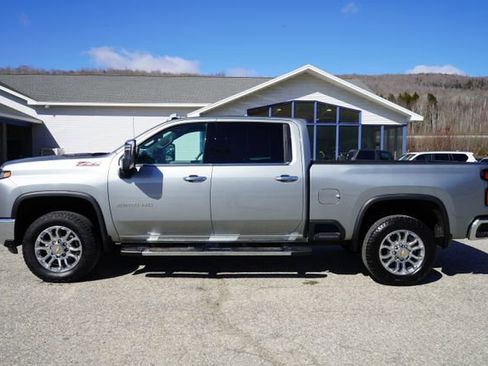 Used 2025 Chevrolet Silverado 2500 LTZ w/ LTZ Premium Package image 4