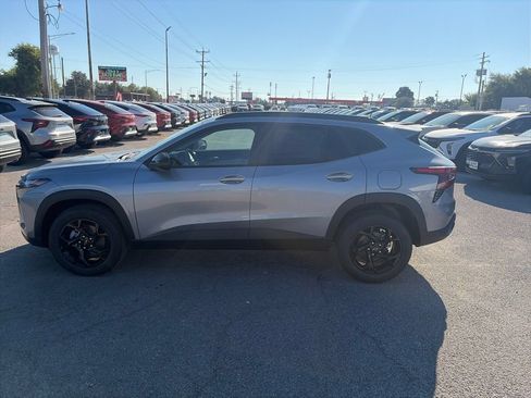 New 2026 Chevrolet Trax LT w/ Driver Confidence Package FWD image 3
