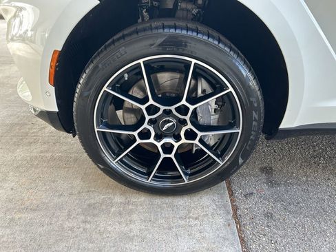 Used 2021 Aston Martin DBX image 17