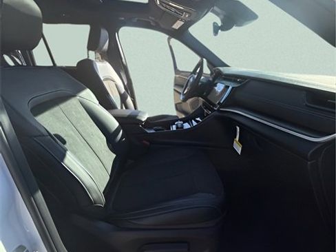 New 2026 Jeep Grand Cherokee Altitude image 25