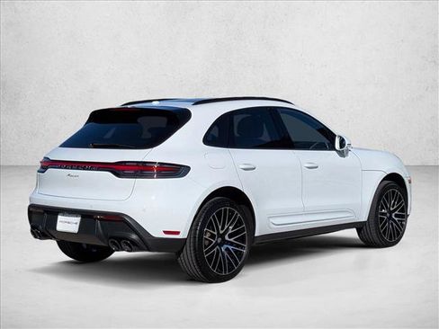 Used 2025 Porsche Macan Turbo image 9