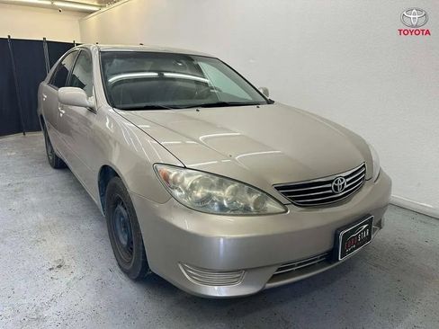 Used 2005 Toyota Camry LE image 1