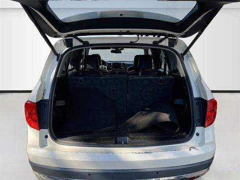 Used 2018 Honda Pilot Touring image 29