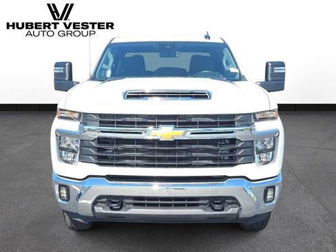 Used 2025 Chevrolet Silverado 2500 LT w/ Convenience Package AWD/4WD image 3