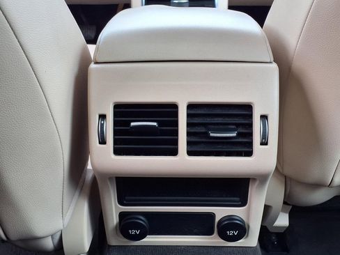 Used 2018 Jaguar XF Premium image 25