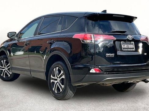 Used 2018 Toyota RAV4 LE image 16