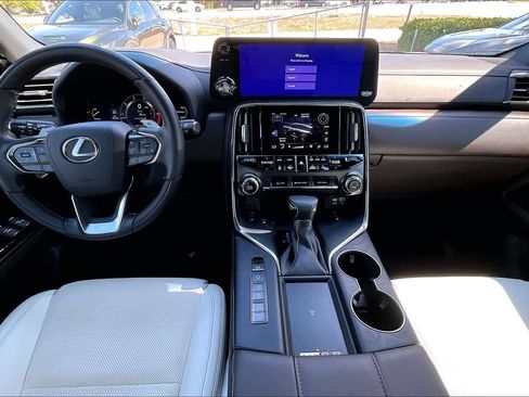 Used 2024 Lexus LX 600 4WD w/ Luxury Package image 16