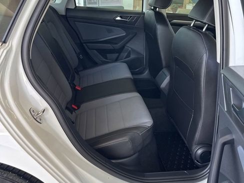 Used 2025 Volkswagen Jetta SE w/ Sunroof Package FWD image 7