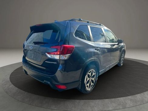 Used 2019 Subaru Forester Premium w/ All-Weather Package image 5