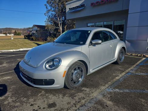 Used 2012 Volkswagen Beetle 2.5 image 7