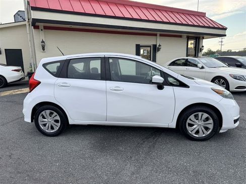 Used 2017 Nissan Versa Note SV FWD image 4