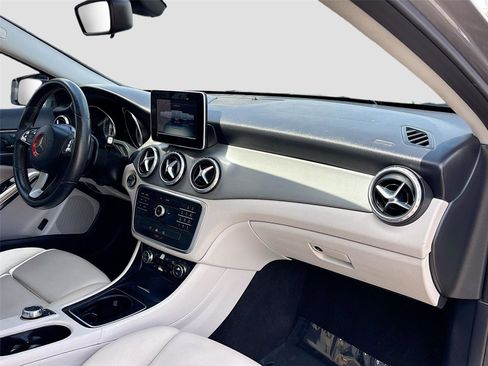 Used 2016 Mercedes-Benz GLA 250 image 27