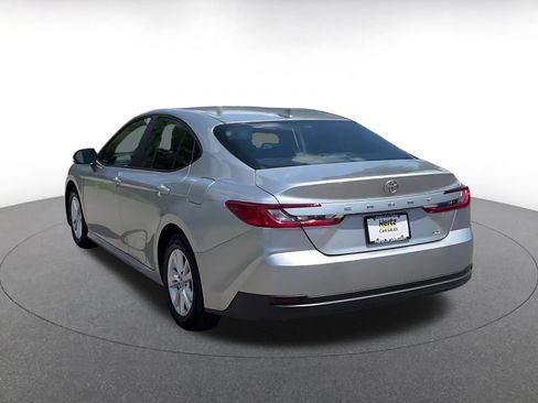 Used 2025 Toyota Camry LE FWD image 10