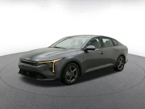 Used 2025 Kia K4 FWD image 3