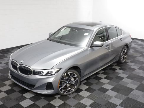 Used 2025 BMW 330i xDrive Sedan AWD/4WD image 2