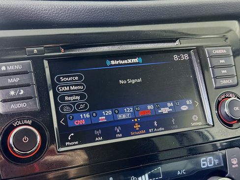 Used 2018 Nissan Rogue SV w/ Premium Package FWD image 31