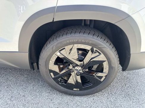 New 2026 Volkswagen Taos SE FWD image 6