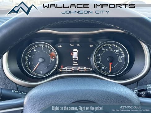 Used 2016 Jeep Cherokee Limited AWD/4WD image 33