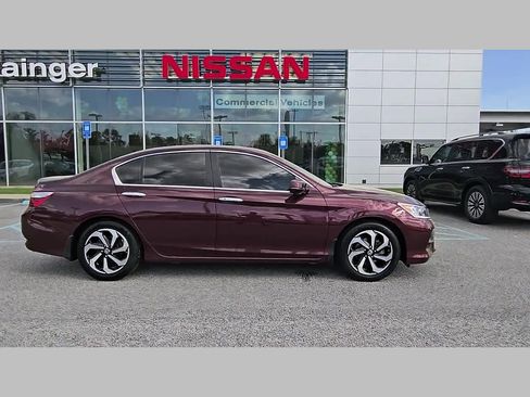 Used 2017 Honda Accord EX-L image 36