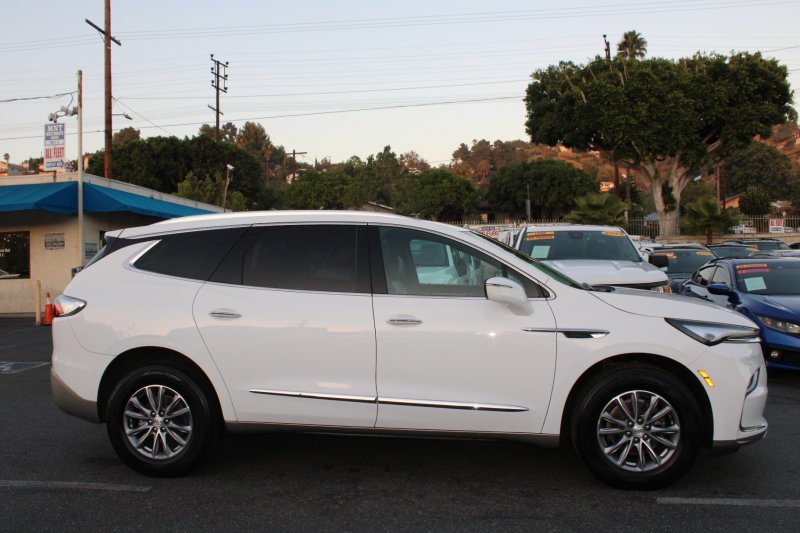 Used 2022 Buick Enclave Essence FWD image 7