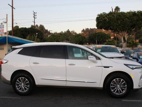 Used 2022 Buick Enclave Essence image 7