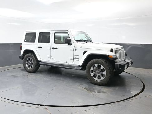 Used 2018 Jeep Wrangler Unlimited Sahara AWD/4WD image 3